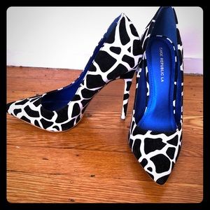 Giraffe Print Pumps